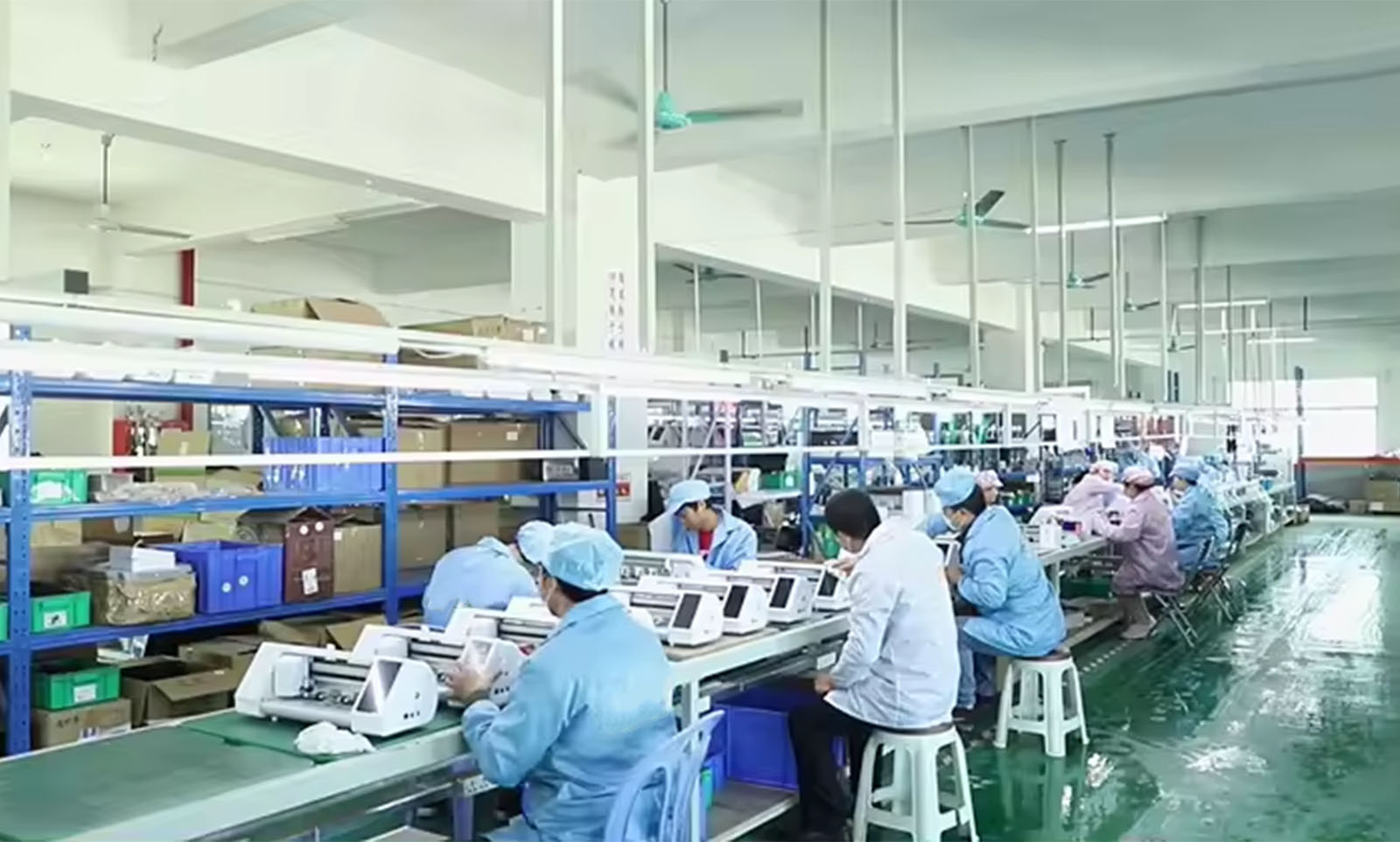 Maszyna do cięcia osłon ekranowych 9 Cutter Factory