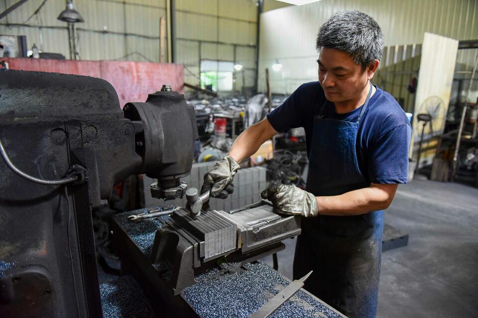 How to Use Guide Stickers for Screen Protector? January 2026